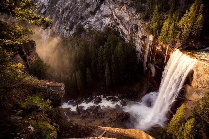 Hiking Areas With Waterfalls